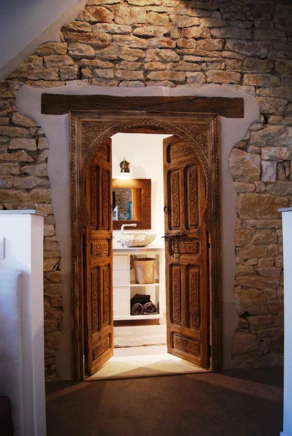 Apartament De Pierre Et De Lumiere Jouhe Zewnętrze zdjęcie