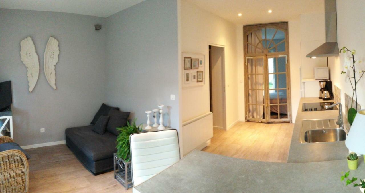Apartament De Pierre Et De Lumiere Jouhe Zewnętrze zdjęcie